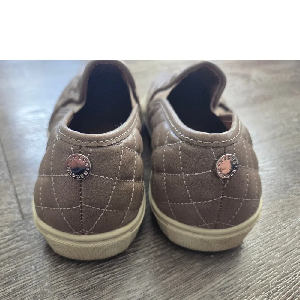 Steve Madden Ecentrcq Sneaker Womens 9 Taupe Quilted Slip On ECENTRCQ. No Box